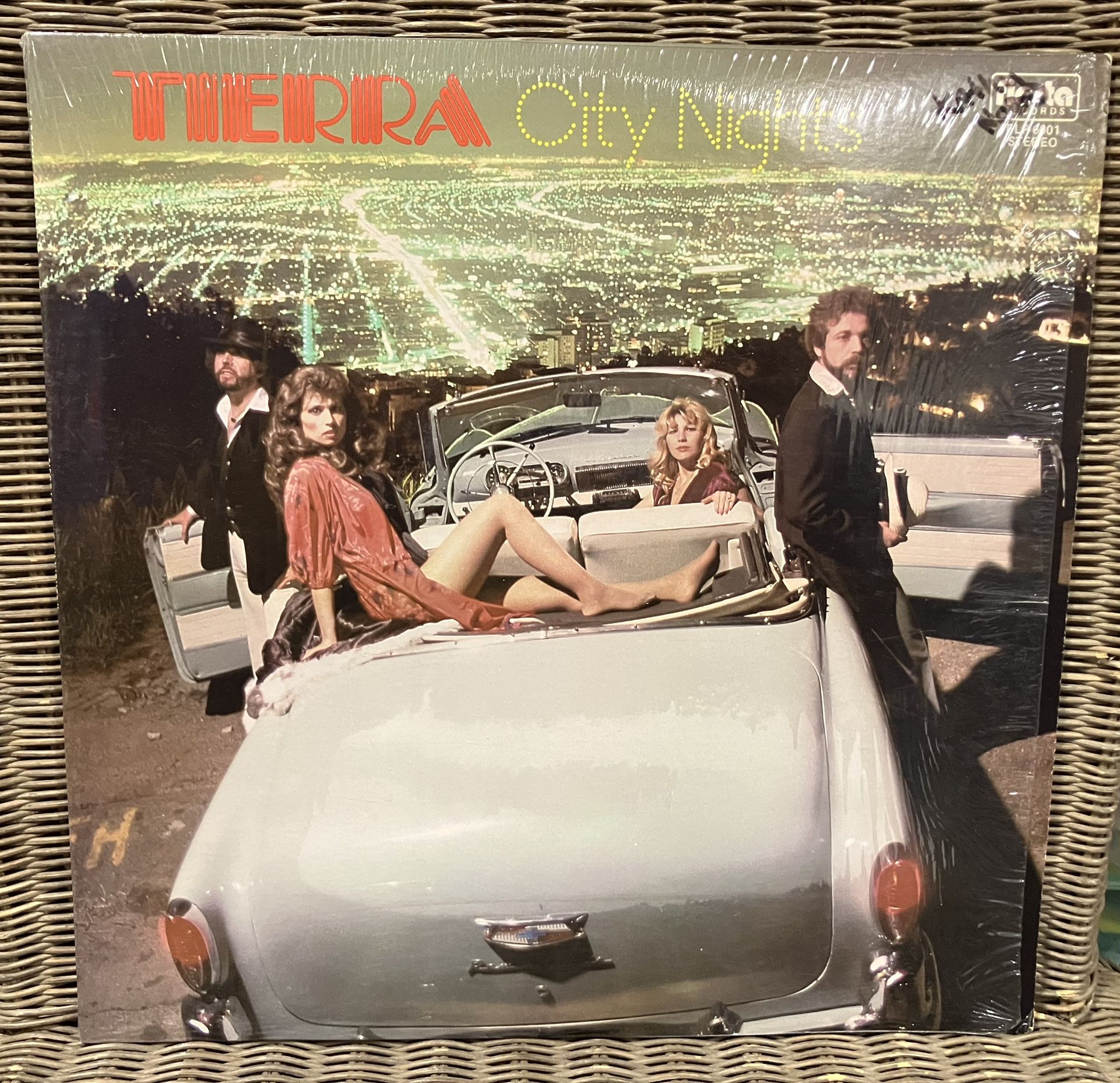 Tierra Vinyl Record