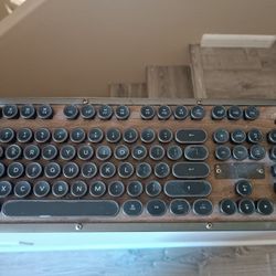 Azio Retro Classic Keyboard 