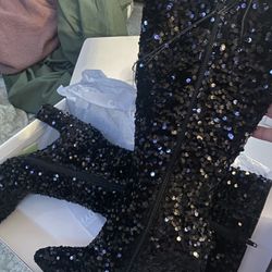 New women Boots. Size 10 