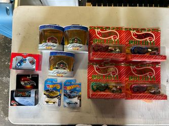 Hot Wheels Holiday 2 different sets, Gas Monkey Garage, Corvette set 50’s Merc Woodie Clean
