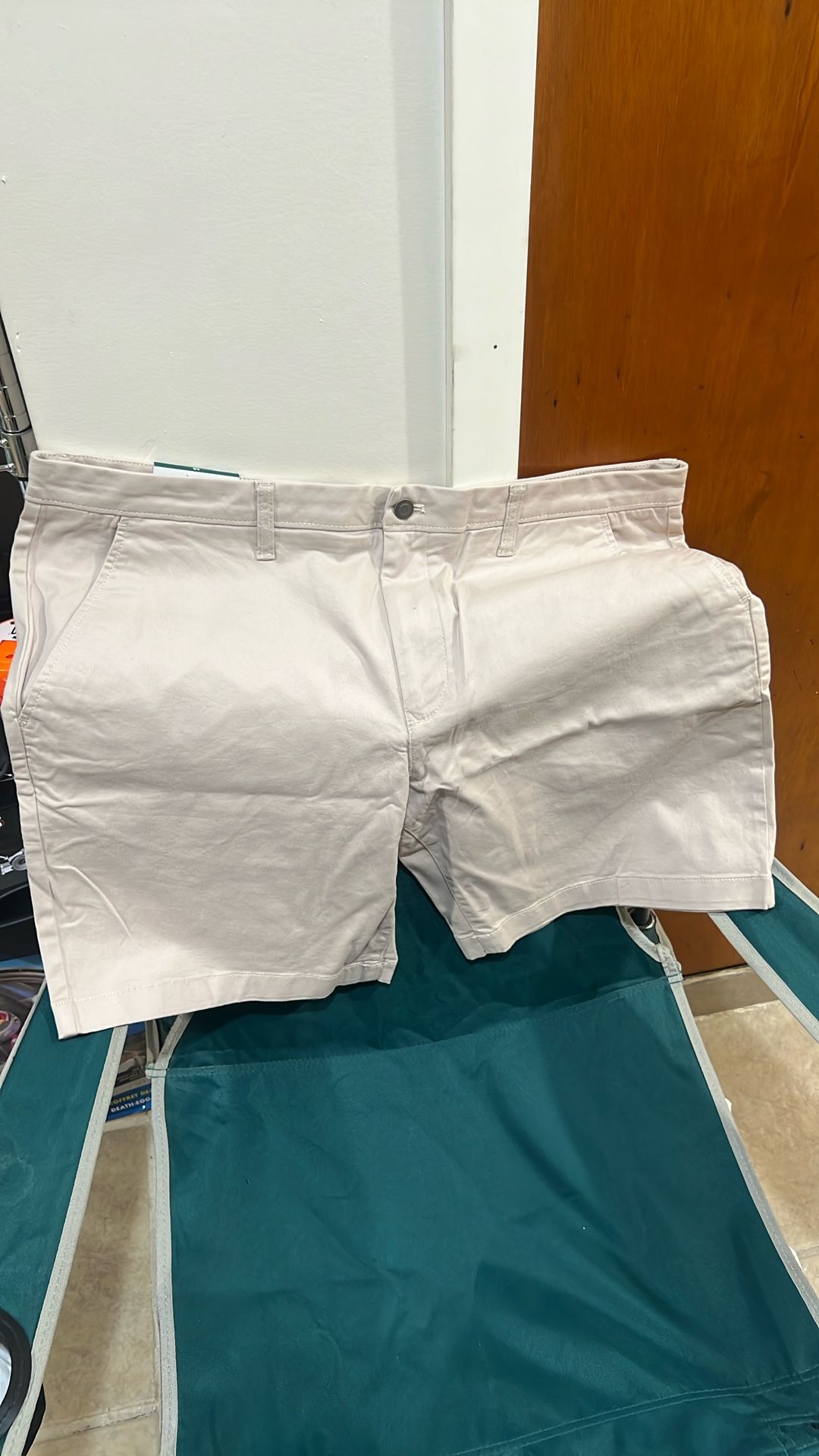 Flat Front Twill Short size 40 for men