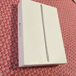 iPad Mini 4 BRAND NEW IN BOX