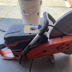 I Have Gas Show Saw Hascabarna 790 16” For 750.00