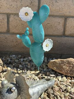 Outdoor Metal Garden Cactuses (3) Measurements (20x9) Serious Customers Only Please