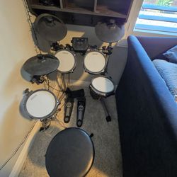 Simmons Electronic Drum Kit with Stool