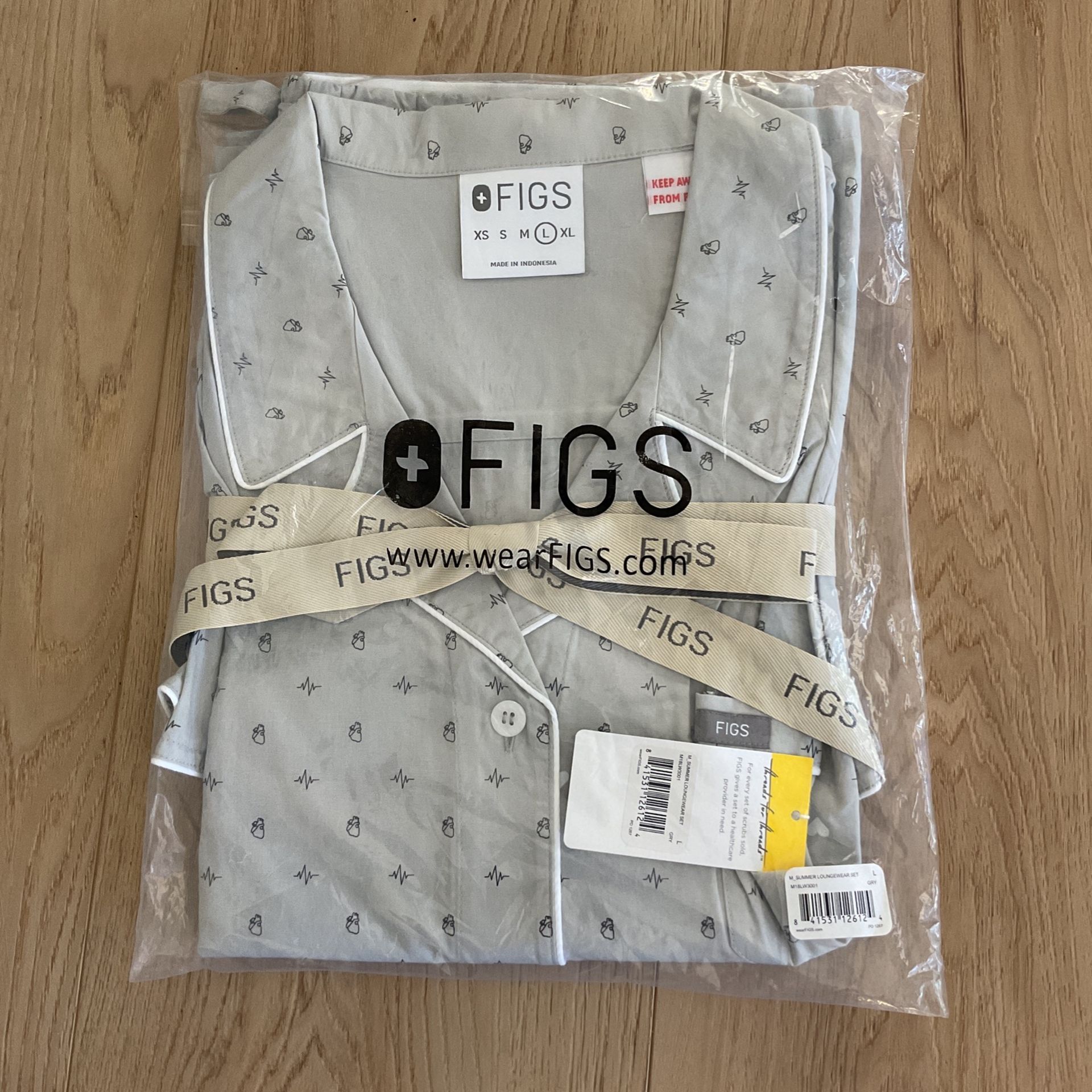 Figs Scrubs Women’s Pajama Set Size Large NEW IN PACKAGE