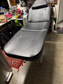 Black Vinyl Tattoo / Massage Table Bed