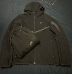 Nike Tech