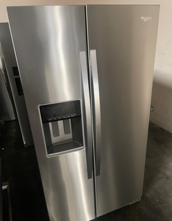 Deal: Whirlpool Stainless Side‑by‑Side w/ Ice Maker – Clean