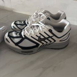 brand new nikes men size 11 and a pack of socks 