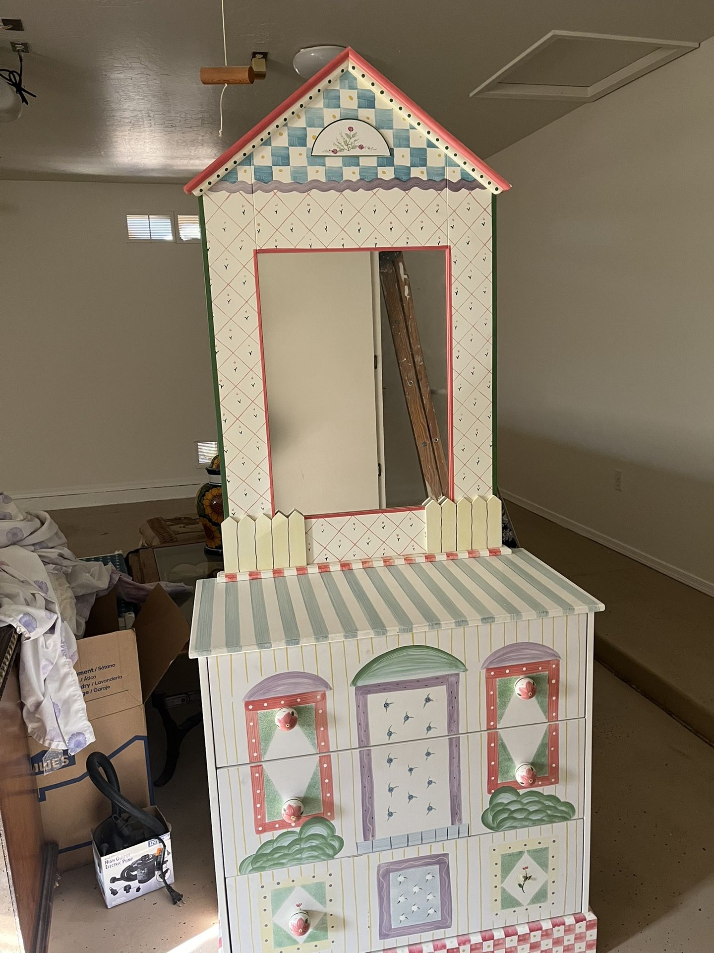 Childs Dresser W/ Mirror