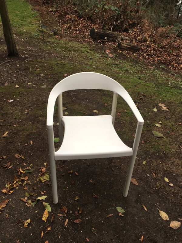 Indoor/ outdoor heavy duty plastic chair for Sale in Mukilteo, WA OfferUp