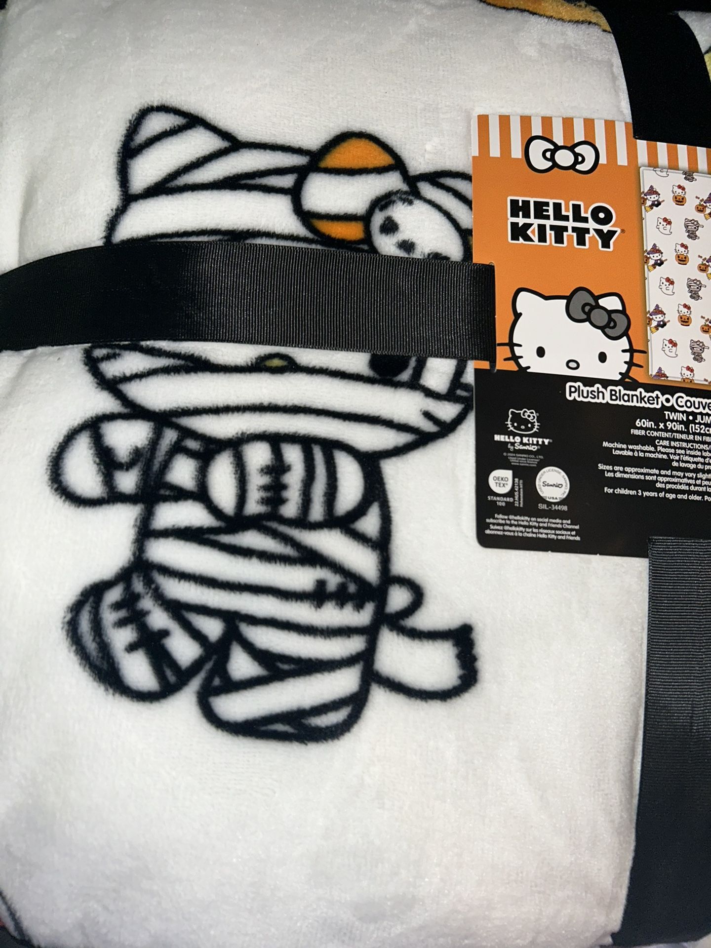 Hello Kitty Halloween Blanket Selling 