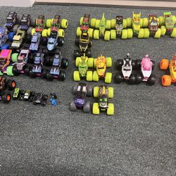 Hot wheel Monster Jam Truck Boy Girl Toy 1:64 Various Dog Fire Ice Zombie Hunter Invasion Nitro Neon Halloween Mattel Feld