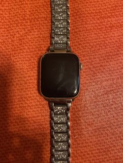 Apple Watch 4 GPS Only.