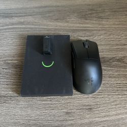 Razer DeathAdder V3 Pro Wireless Esports Gaming Mouse, 64g, 5 Buttons, 2.4GHz, Bluetooth, Black
