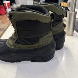 London Fog Men’s Winter Snow Boots – Size 8M – Insulated & Waterproof