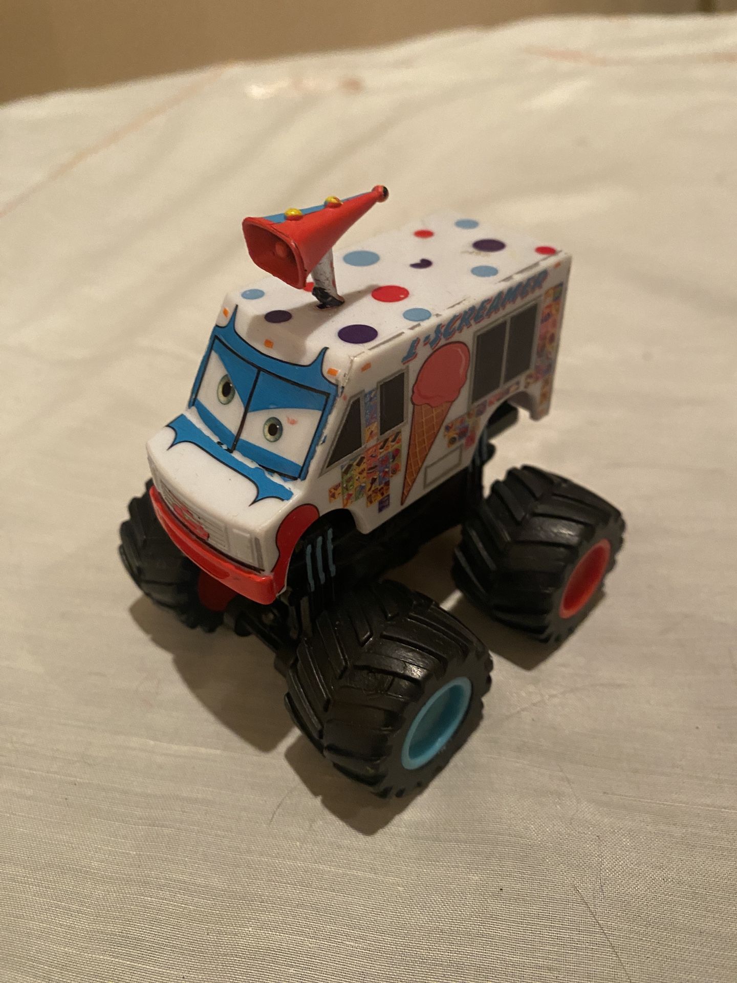 Disney Pixar Cars 1:55 3” long I-Screamer Monster Truck