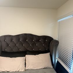 Queen Tuffed Bed Frame 