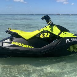 2024 Sea-Doo TRIXX Jet ski only 30 hours. Title. New waterproof JBL sound system,  new battery, fresh oil. Ready to have  fun on the water