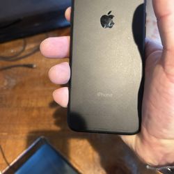 Apple iPhone 7 w/case