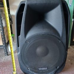 EDISON PROFFESIONAL 15" BLUETOOTH SPEAKER IN GREAT CONDITION 