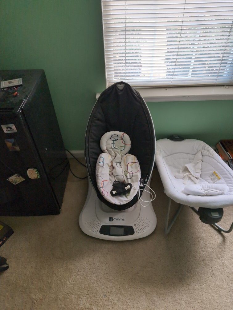 Mamaroo Baby swing