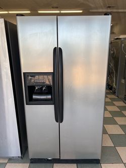 Kenmore stainless steel refrigerator (delivery Available)