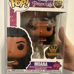Moana with pin #1162 Funko Pop Exclusive