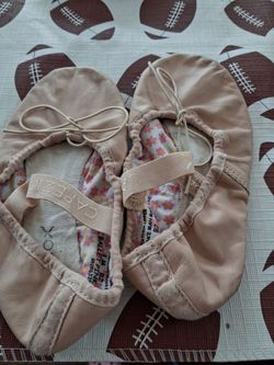 Capezio Pink Leather Ballet Slippers size 1