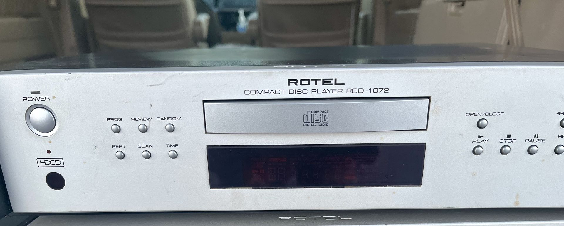 Rotel RCD-1072 CD Player - Tested With Remote