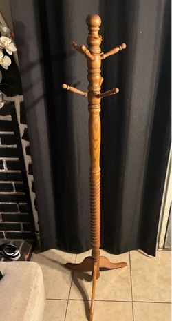 Wood coat rack with 6 holders