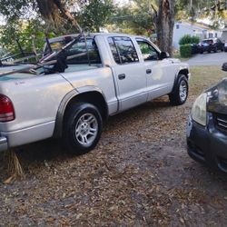 2004 Dodge Dakota 6500