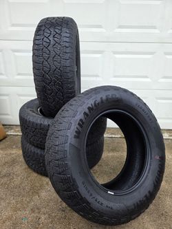Like New 275/65R18 Goodyear Wrangler Territory AT tires