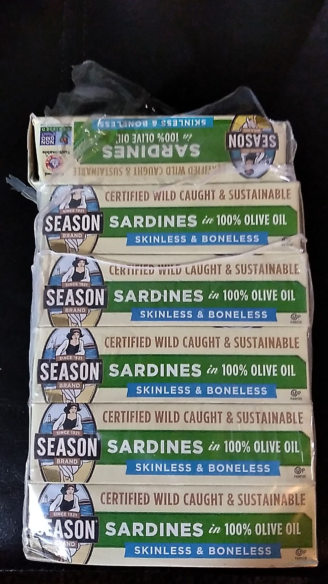 Sardines in 100% olive oil season brand 6 - 4.375 Oz cans expiration December 2025 all for $5