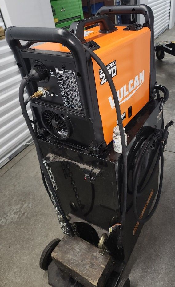 Vulcan Omnipro 220. AC/DC Multi Process Welder