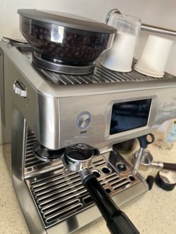 Breville Espresso Machine with Built-In Grinder