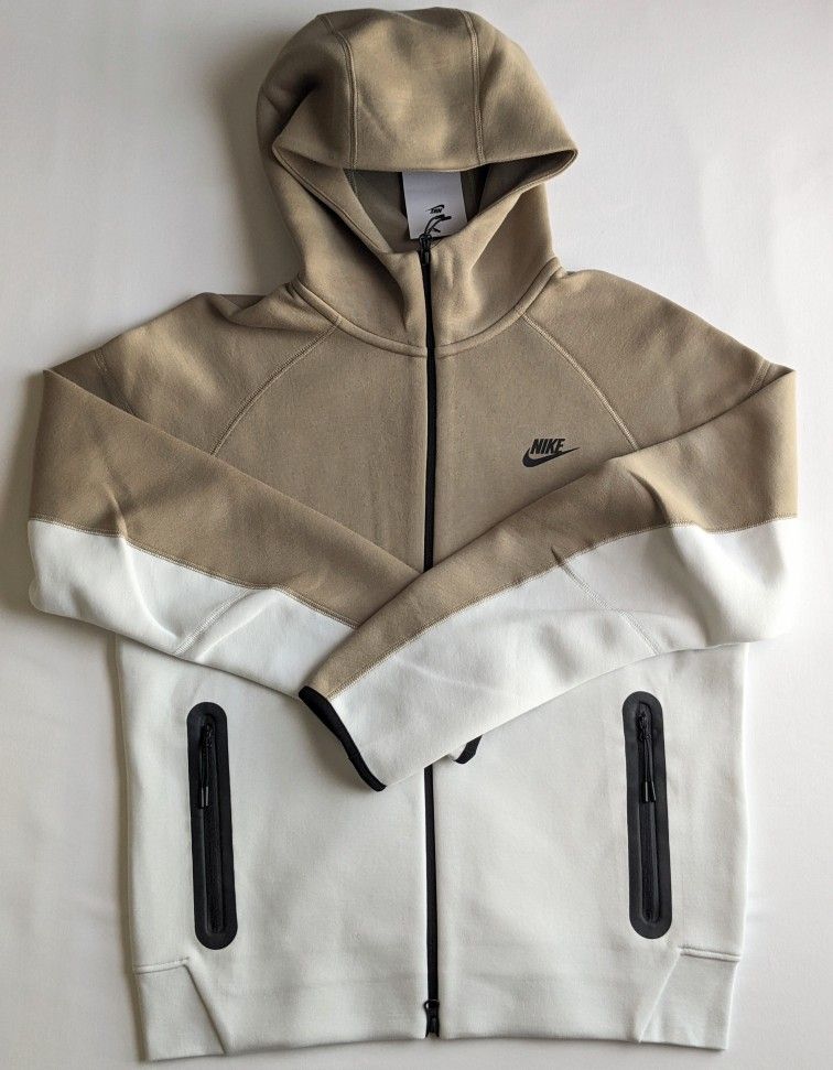 Nike Sportswear Tech Fleece Windrunner Full-Zip Hoodie Men Size M FB7921-121 New