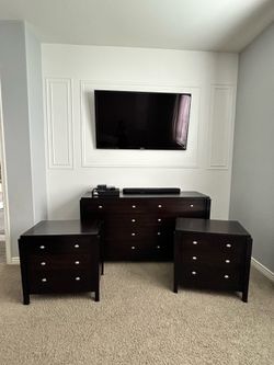 Dresser & 2 nightstands