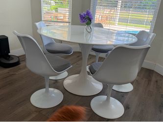 Mid-Century Modern Tulip Style Dining Set - Oval Table and 5 Swivel Chairs