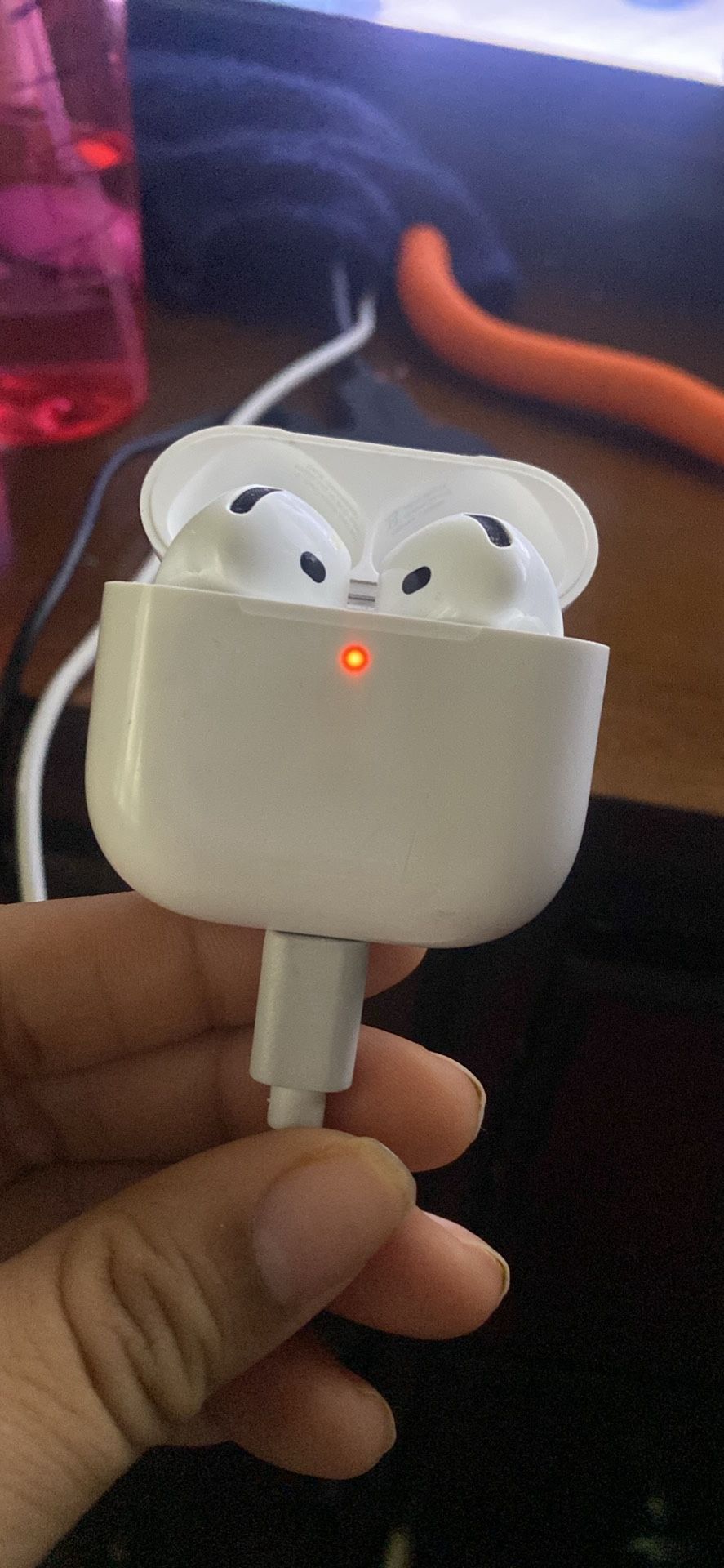 AirPods 4