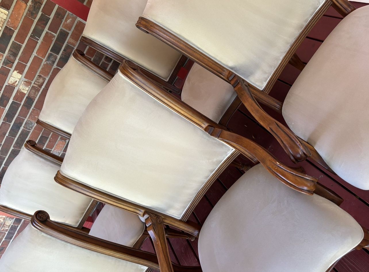 DINING ROOM CHAIRS WITH TABLE