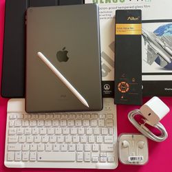 Apple IPad 8th Generation (10.2” Retina /Latest IOS 18/ 2020 model) 32GB with stylus pen, keyboard & Accessories 