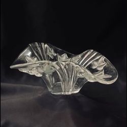 Mikasa Parisian Ivy Handkerchief Crystal Bowl with a Scallop Rim