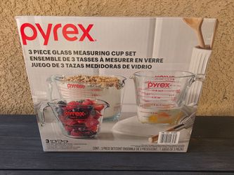 Pyrex Glass Measuring Cups