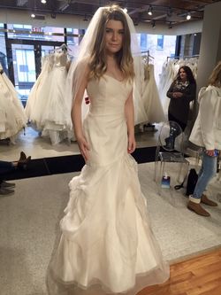Monique Lhuillier Wedding Dress