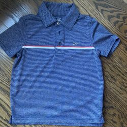 Boys vineyard vines golf shirt navy With stripe. Size 6.   Like new condition. Wore limited times.   Smoke free home.   Meet up in Lewisville or 