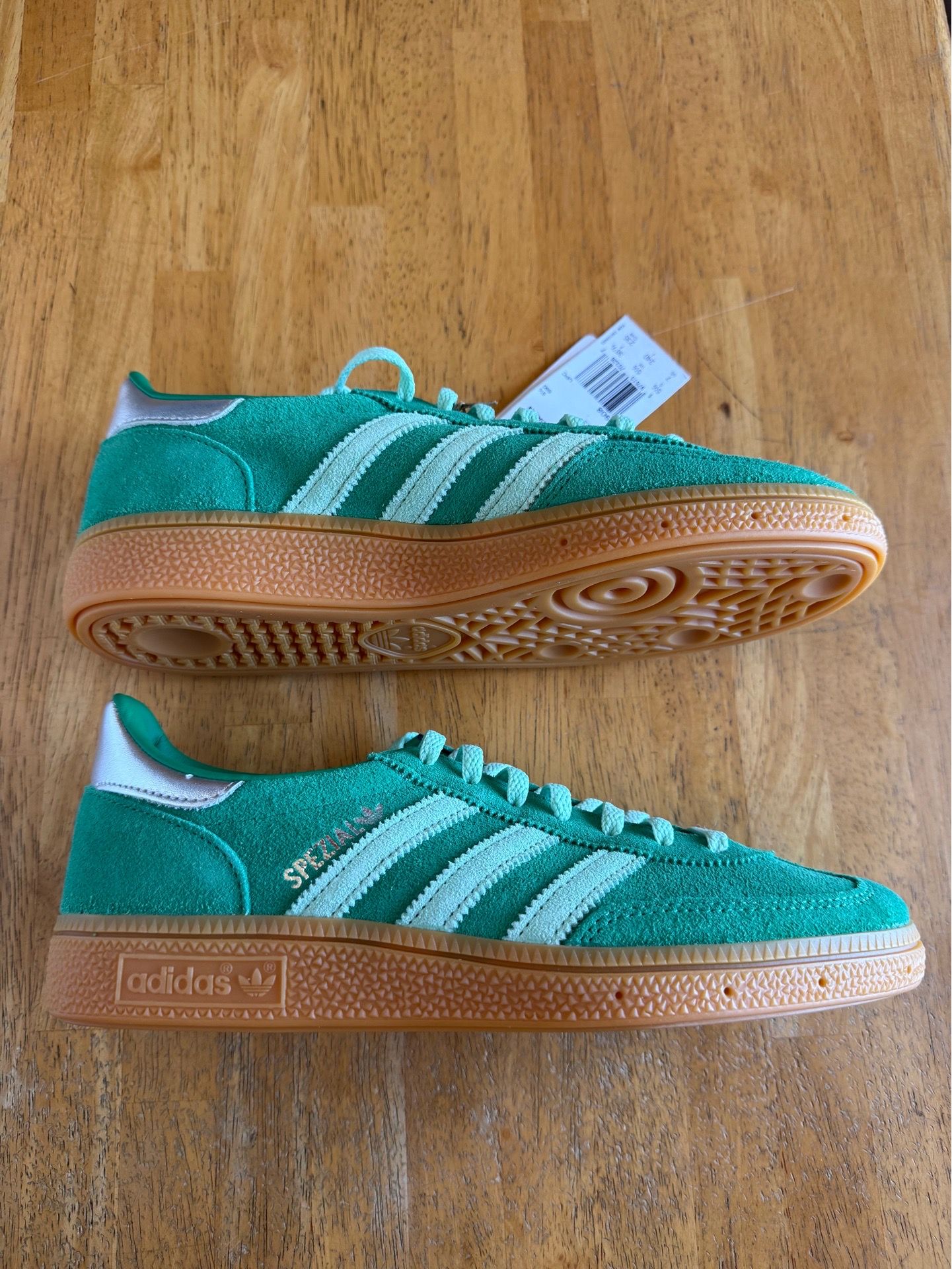 New Adidas Originals Handball Spezial Court Green Gum Shoes Women’s 7, Youth 5.5y