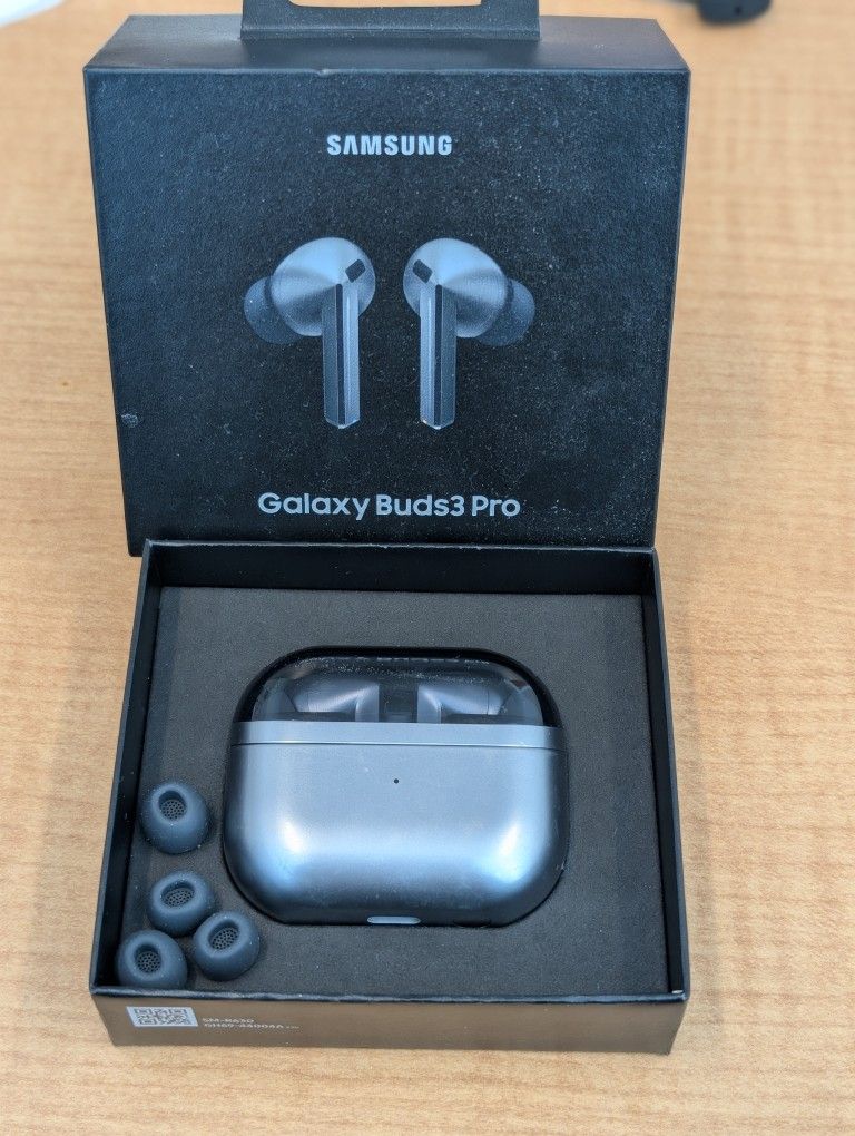 Samsung Galaxy Buds 3 Pro - Used (Works Perfectly) - with original box