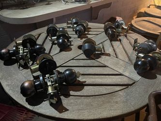 6 complete deadbolt lock sets +